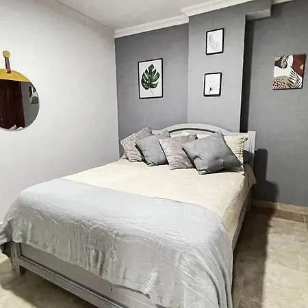 Walled City, El Centro - Amenities, *